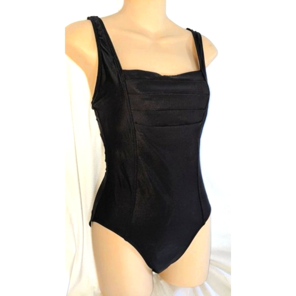 Shape FX Size 6  Black one Piece SwimSuit Womens